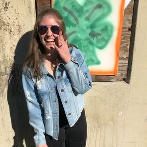 Meet your Posher, Leana